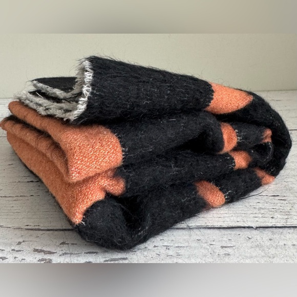 Cecchi e Cecchi Wool Scarf Orange and Black Stripes - Picture 12 of 16